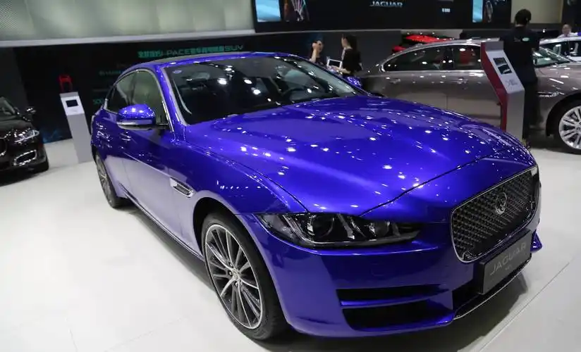 实拍捷豹jaguar xel,跑车级性能,激发决胜弯道的快感!