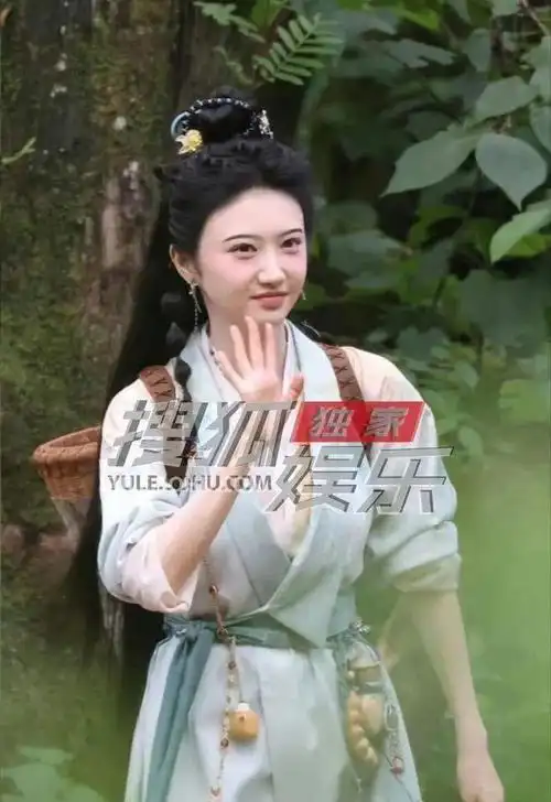 魏大勋报复颖儿景甜脸肿了田曦薇王鹤棣二搭老干部点外卖