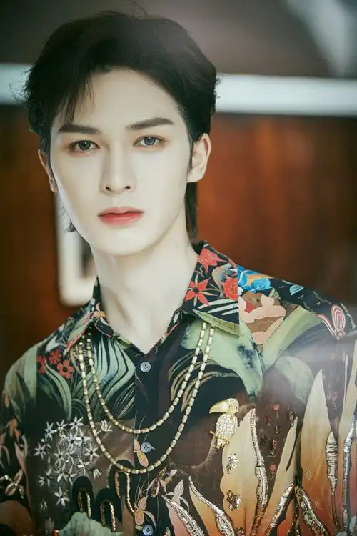 物料搬运朱正廷ok精彩盛典两套look获奖