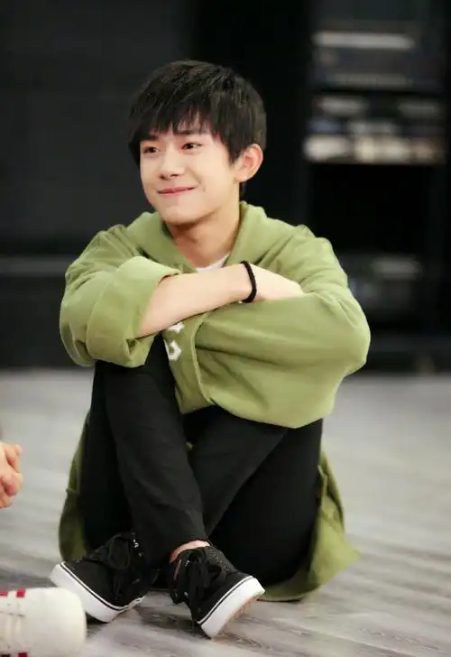 易烊千玺 #tfboys 熟悉的味道 录制花絮 高清 帅气