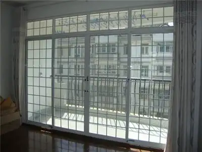 公共阳台防盗门