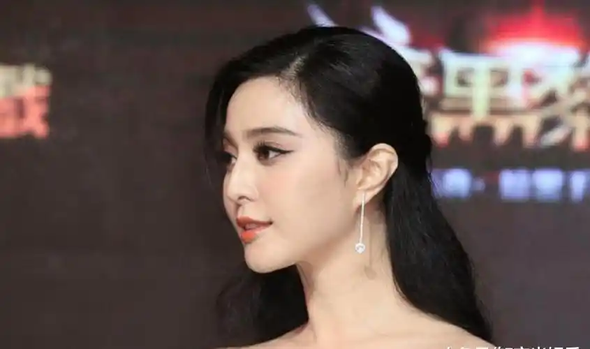 范冰冰刘国梁热吻照遭曝光 范冰冰工作室: 图中并非范冰冰女士