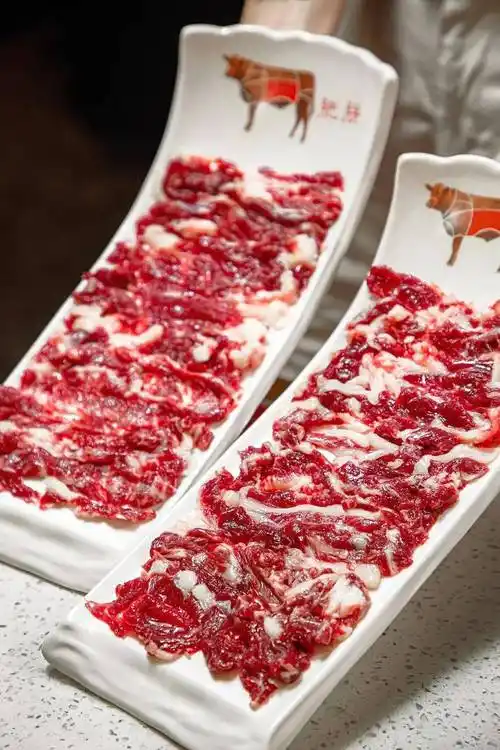 6767舌尖上的牛肉火锅左庭右院699元抵100元代金券以鲜为理念坚持