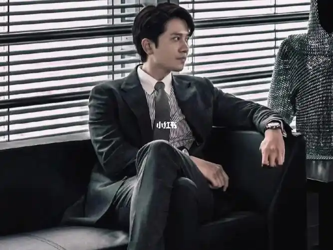 阳光之下彭冠英大哥腿长人狠话不多