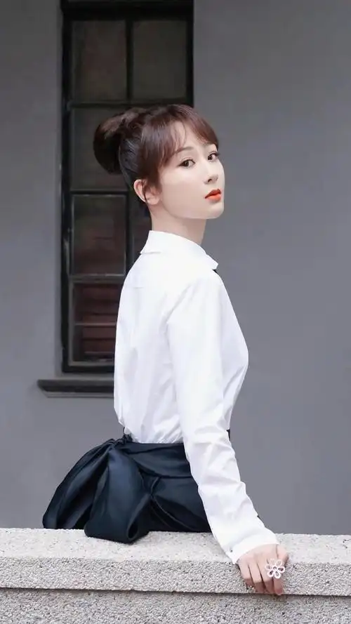 杨紫超漂亮的手机壁纸已送达,这么好看紫米们怎么可以错过呢?