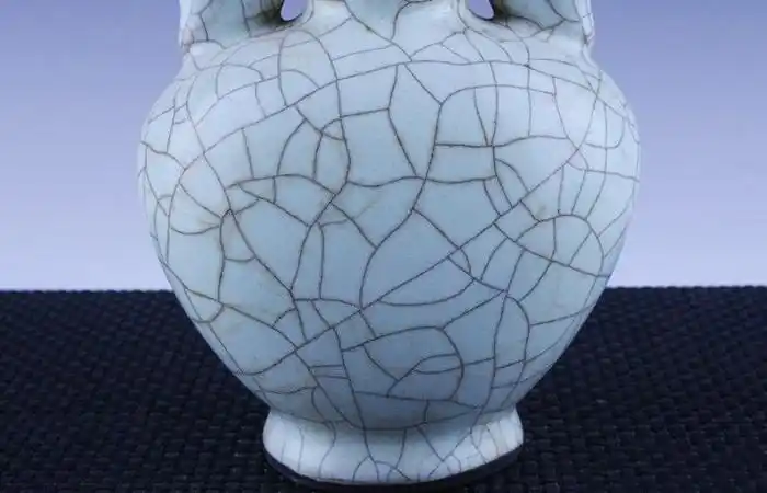 宋官瓷崇宁五年汴京官窑王家窑造双耳瓶