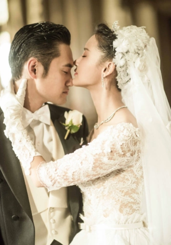 张歆艺袁弘古堡办婚礼热吻 伴郎伴娘颜值高