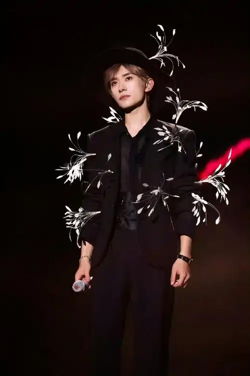 易烊千玺新生之夜大秀官宣##易烊千玺新生之夜下周见