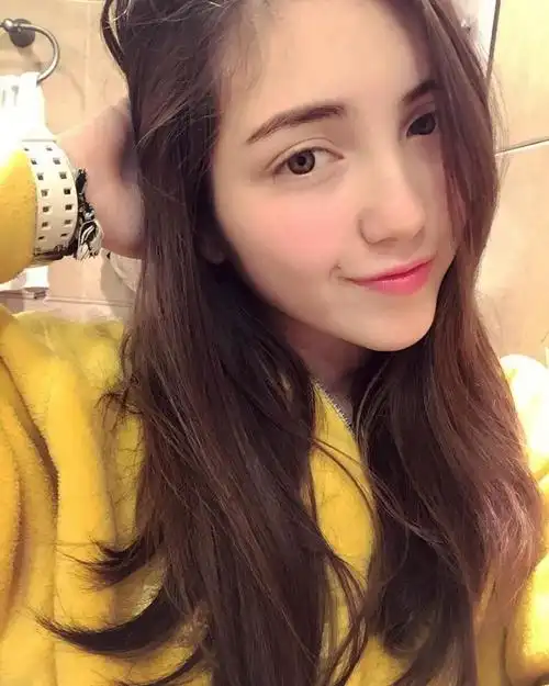 女大学生摘得澳门小姐桂冠 中葡混血被赞"美若天仙"