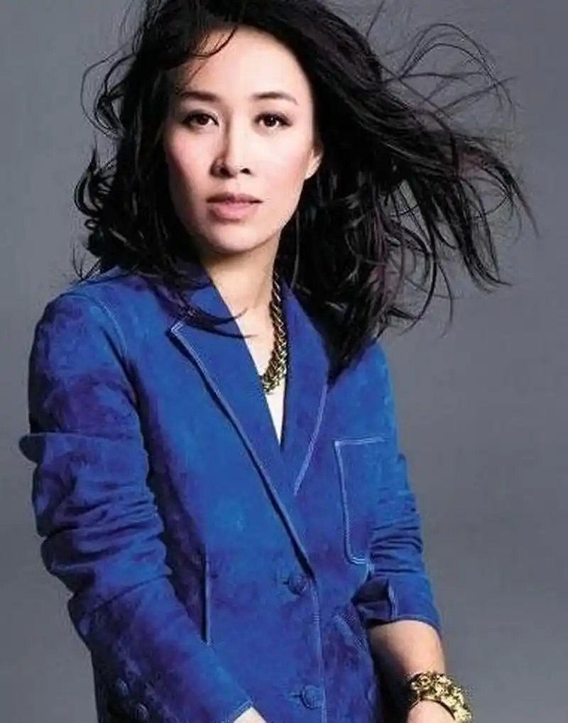 一天,那英的女儿对哥哥高兴说:"我是那英和孟桐的孩子,所以我姓孟,你