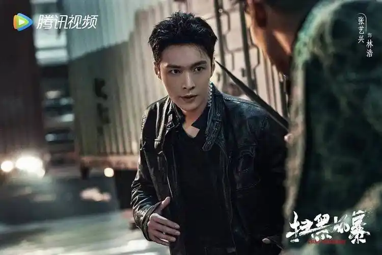 染色体女团要出道,大哥团团宠张艺兴从小绵羊变商业精英?