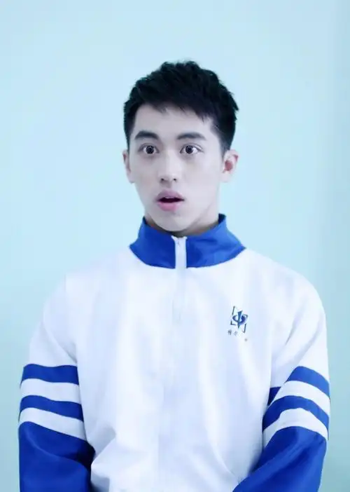 许魏洲 早期白洛因造型