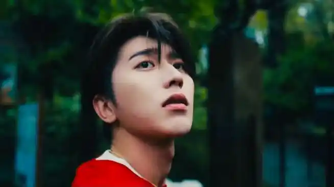 视频截图,红衣坤哥太养眼什么是笑弯了腰,坤坤这就是#蔡徐坤