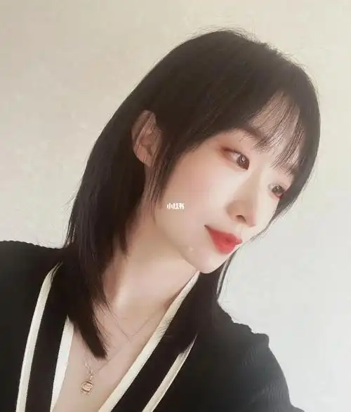 中发发型锁骨发