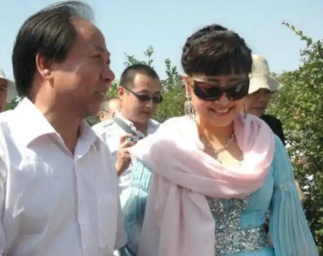 著名歌唱家殷秀梅:一婚闪婚闪离,42岁嫁法国贵族,66岁无儿无女