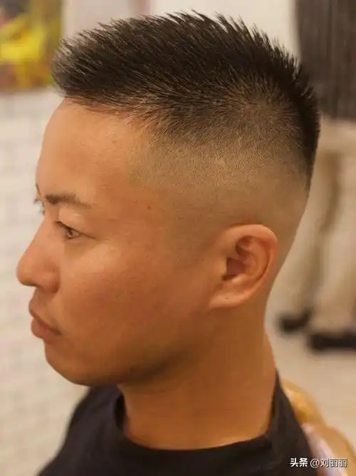 短发发型男生16种图片(新流行男士发型推荐) - 赤虎壹号