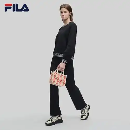 这款fila卫衣真的太好穿啦!柔软舒适,提花图案很有设计感, - 抖音