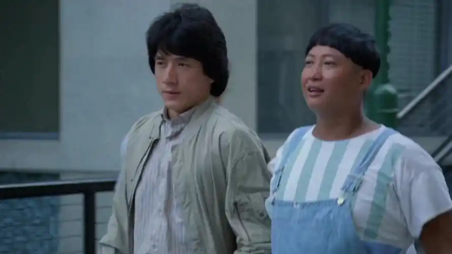 《龙的心》上映于1985年,是洪金宝导演,成龙主演.