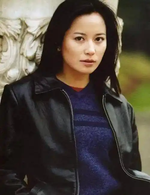 原创原创51岁还单身的俞飞鸿初恋是柳云龙感谢窦文涛陪伴20年