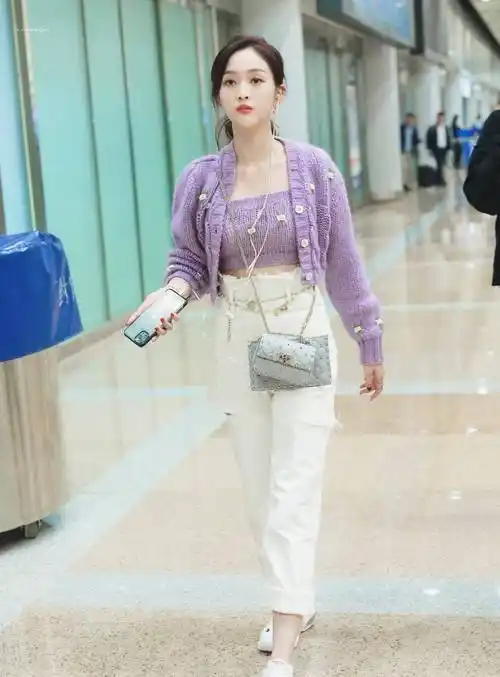 原创元气少女吴宣仪教你甜酷范与甜美范完美切换照着穿就对了