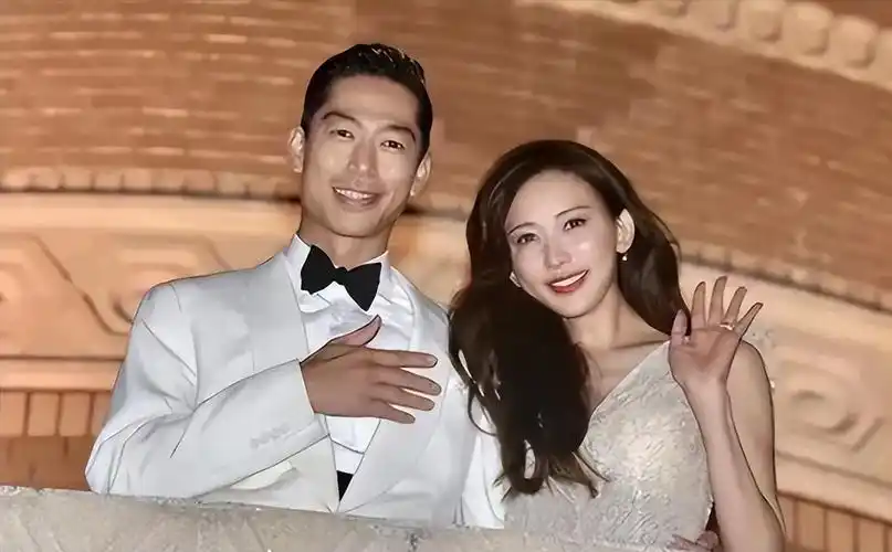 林志玲晒老公送的母亲节礼物求子过程中没放弃儿子已4个多月