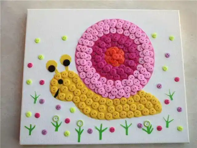 作者 丨小莉老师本文由《幼儿园手工》编辑纽扣创意小动物公鸡鹤狐狸