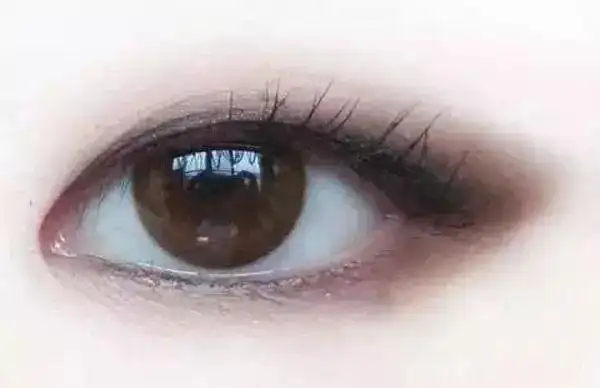 女生单眼皮怎么化妆好看?单眼皮应该避免的眼妆画法