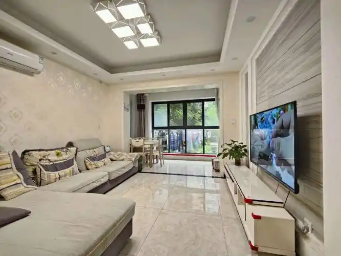 武侯绿地二期新装修套二改套三采光好