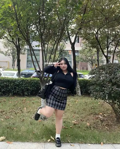 155140斤矮个子胖妹的微辣穿搭黑色yyds