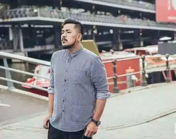 140斤微胖男生怎么穿才显瘦显高