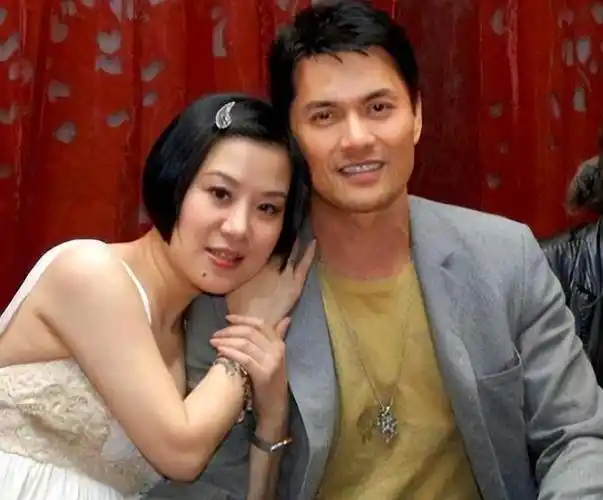 "贵州富婆"杨小娟:嫁三婚男星吕良伟,婚后生一子,幸福美满