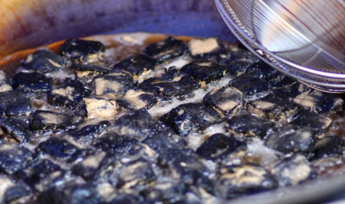 臭豆腐制作原来这么麻烦,卤水都放了上十年