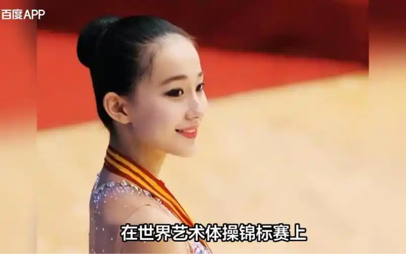 体操女神张豆豆因"挺胸照"走红!身材傲人却拒绝娱乐圈