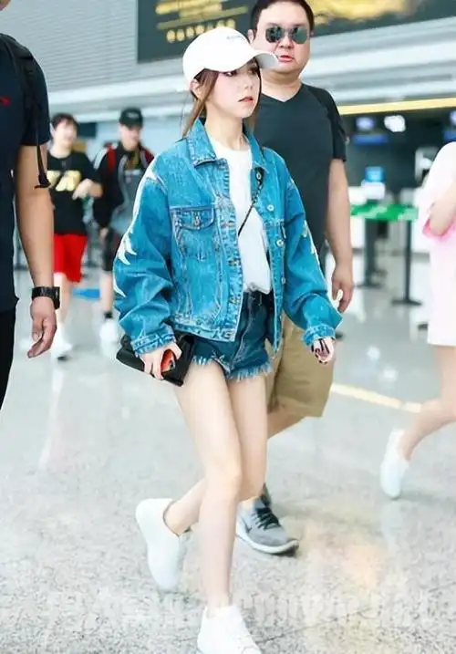 娱乐圈的半截美人,身材跟不上颜值,腿粗,虎背熊腰是硬伤