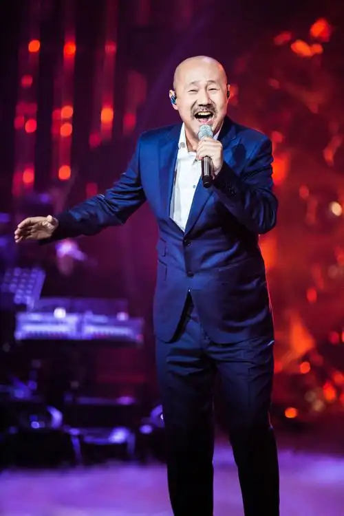 腾格尔歌手2018高清图片