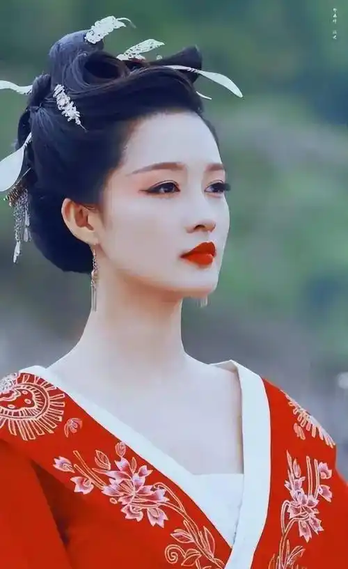 李沁被赞天选薛紫夜,网友:她终于找对了赛道_观众_角色_市场