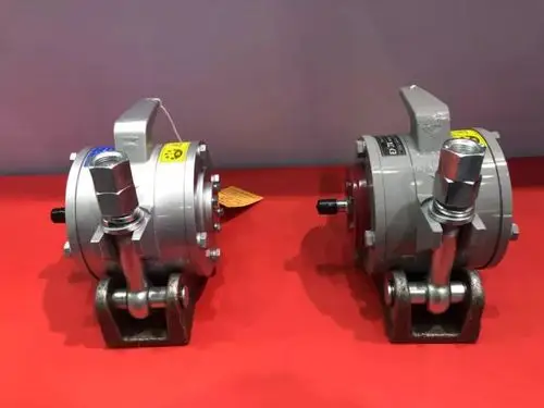 在此次宝马展上展出了其主要的振动产品,包括接力式气锤,球型振动器