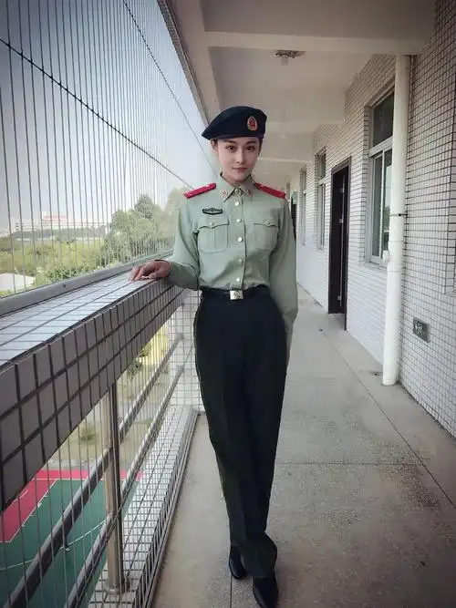 《奇犬神兵》,当时作为总教官的何捷多次指出张馨予因长发阻碍任务