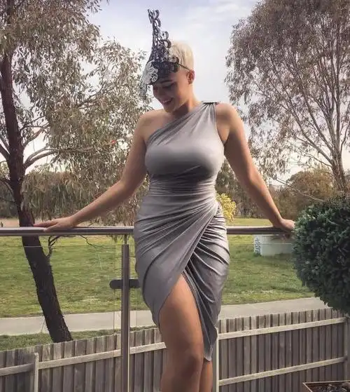 微胖女模施蒂芙尼的身材让胖妞们羡慕不已,为什么她可以让肉长得如此