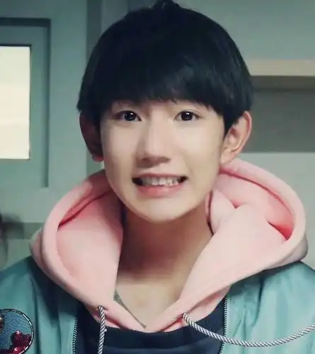 可爱警告!王源"妹妹头"造型合集