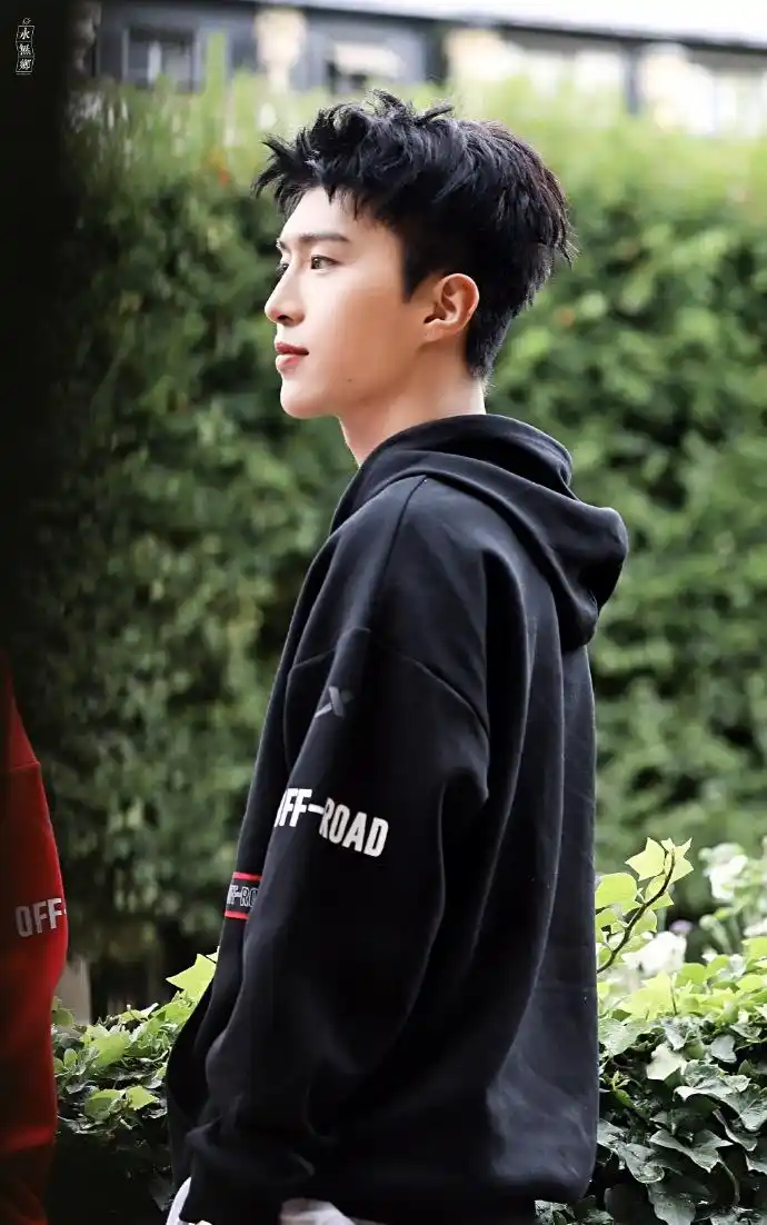 (图/·neverland范丞丞· )下载「爱豆app」 了解偶像的最新动态下载