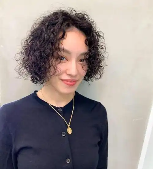 复古小卷烫发型 时髦惹眼回头率百分百_女生烫发 - 美发站