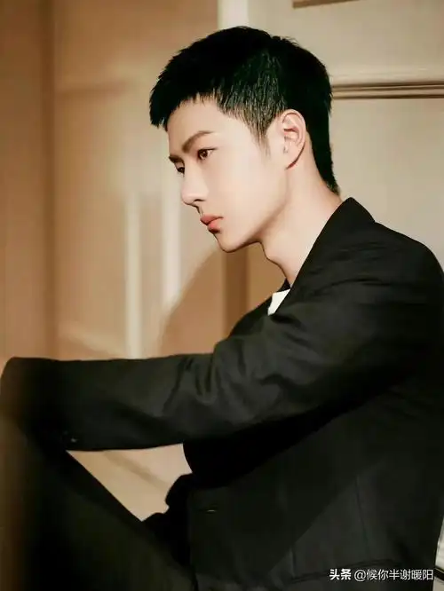 10位男明星的寸头:朱一龙李现比长发更好看,肖战王安宇最惊艳!