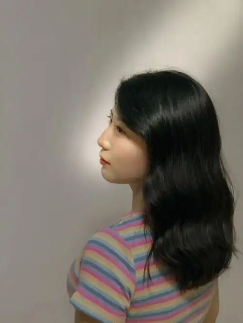 夏天太热打薄头发后拍个照