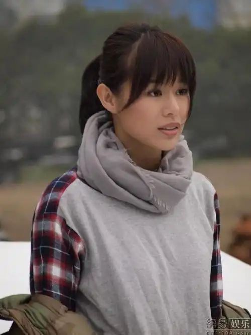 胡杏儿带病拍戏 体谅黄宗泽不让其探班