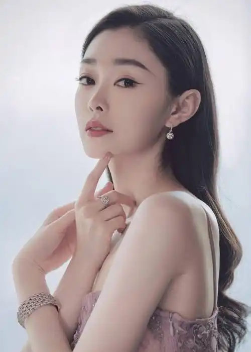 演员宋轶为日货品牌代言,遭全网抵制,网友:戏子不知亡国恨