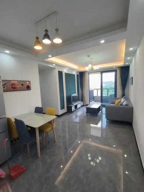 临平南整租三室一厅3000出头精装修