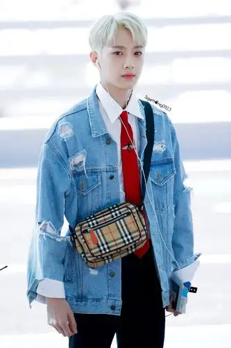 kuanlin奶罐赖冠霖金发小王子