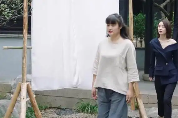 《你和我的倾城时光》惊现赵丽颖助理,元元剧中竟成老板师姐