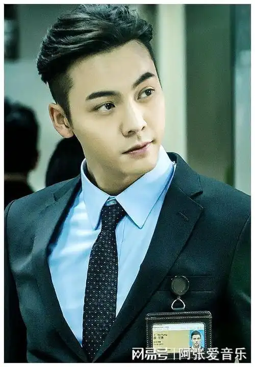 陈伟霆换了新发型,留背头的他突然发现不帅了,颜值下降|寸头|男神|大